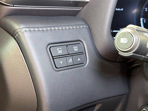 Certified 2025 Lexus LX 700h Overtrail image 31