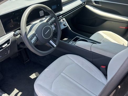 Used 2025 Hyundai Sonata SEL FWD image 8