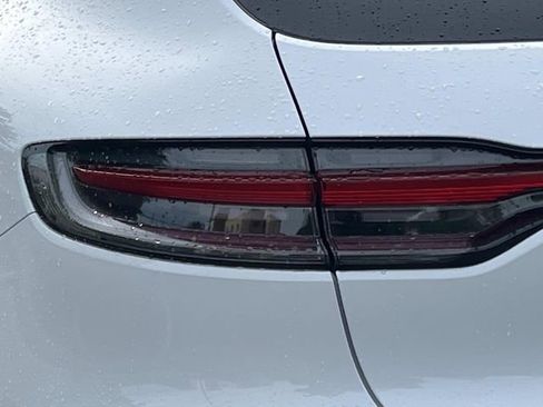 Used 2020 Porsche Macan AWD/4WD image 10