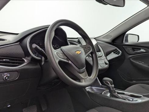 Used 2025 Chevrolet Malibu LT FWD image 24