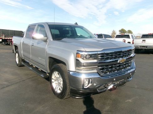 Used 2018 Chevrolet Silverado 1500 LTZ w/ LTZ Plus Package AWD/4WD image 4