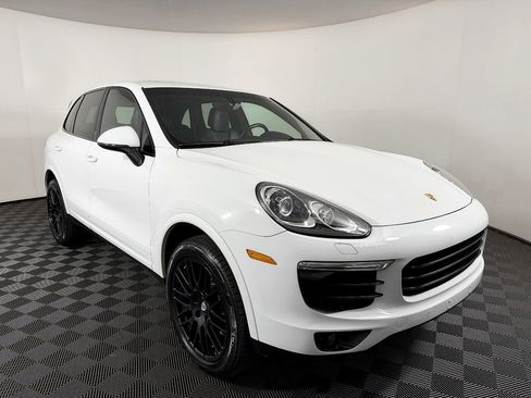 Used 2017 Porsche Cayenne Platinum Edition AWD/4WD image 6