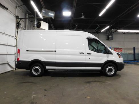 Used 2019 Ford Transit 250 148 Medium Roof image 6