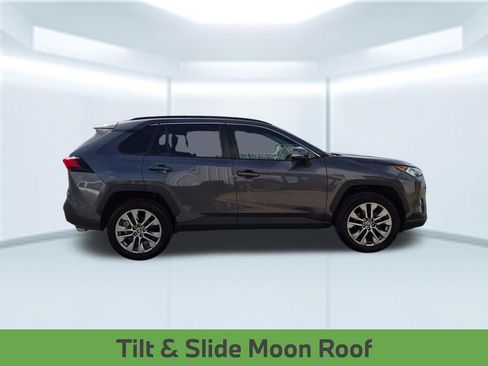 Used 2021 Toyota RAV4 XLE Premium FWD image 8