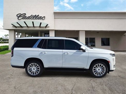 Used 2022 Cadillac Escalade Premium Luxury image 6