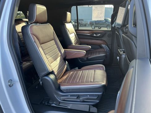 Used 2024 GMC Yukon XL Denali Ultimate image 21