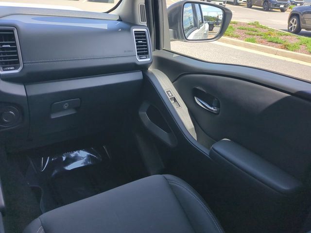 Used 2022 Nissan Frontier SV AWD/4WD image 17
