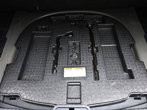 Used 2024 Lexus ES 300h w/ Premium Package image 23