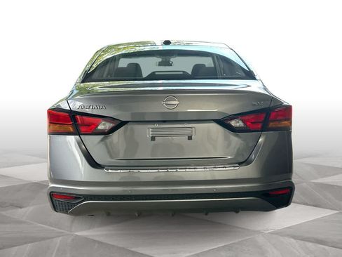 Used 2023 Nissan Altima 2.5 SV FWD image 7