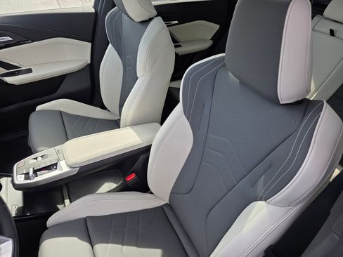 New 2026 BMW X1 xDrive28i AWD/4WD image 9
