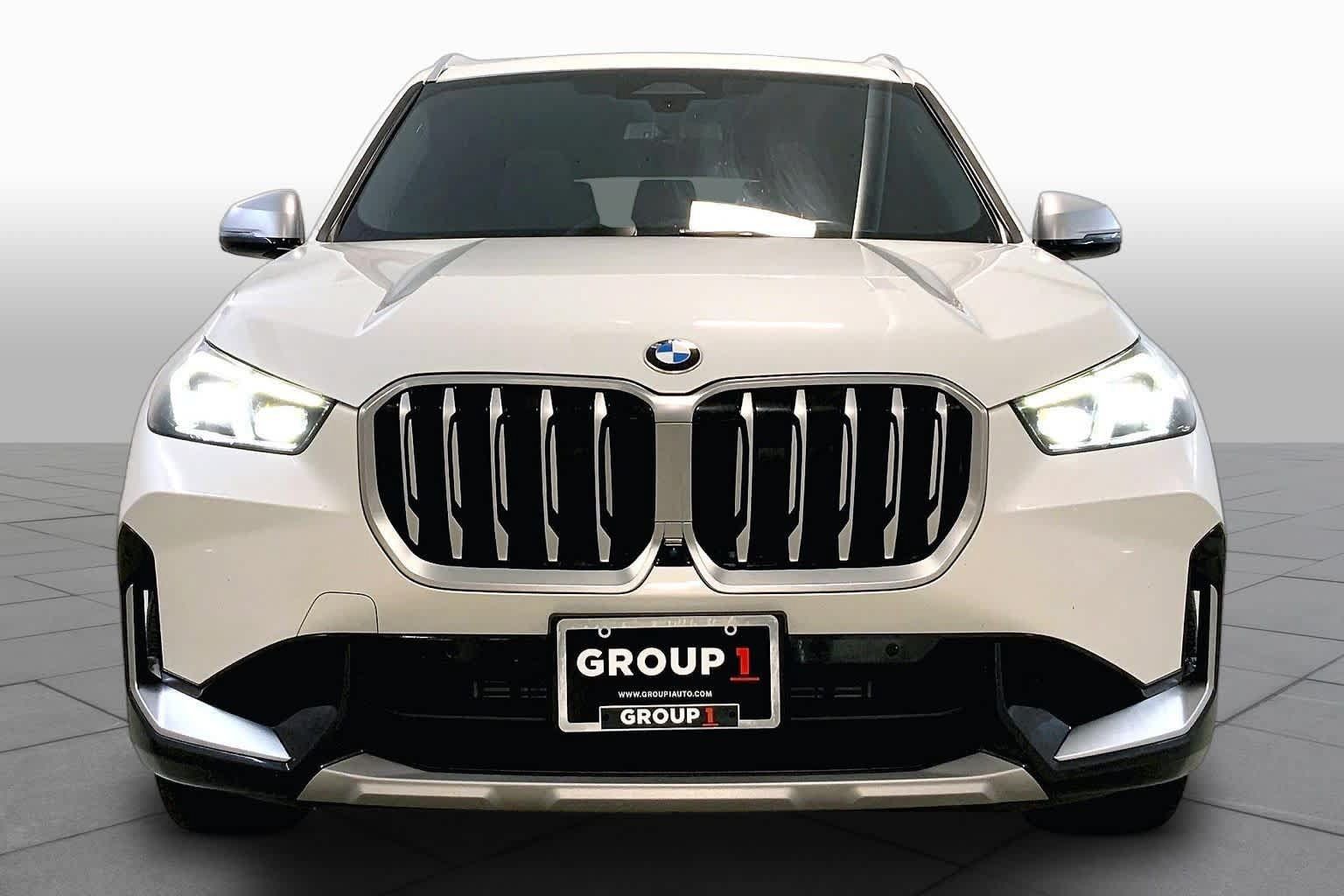 Used 2023 BMW X1 xDrive28i AWD/4WD image 3