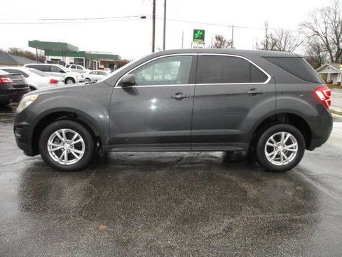 Used 2017 Chevrolet Equinox LS image 2