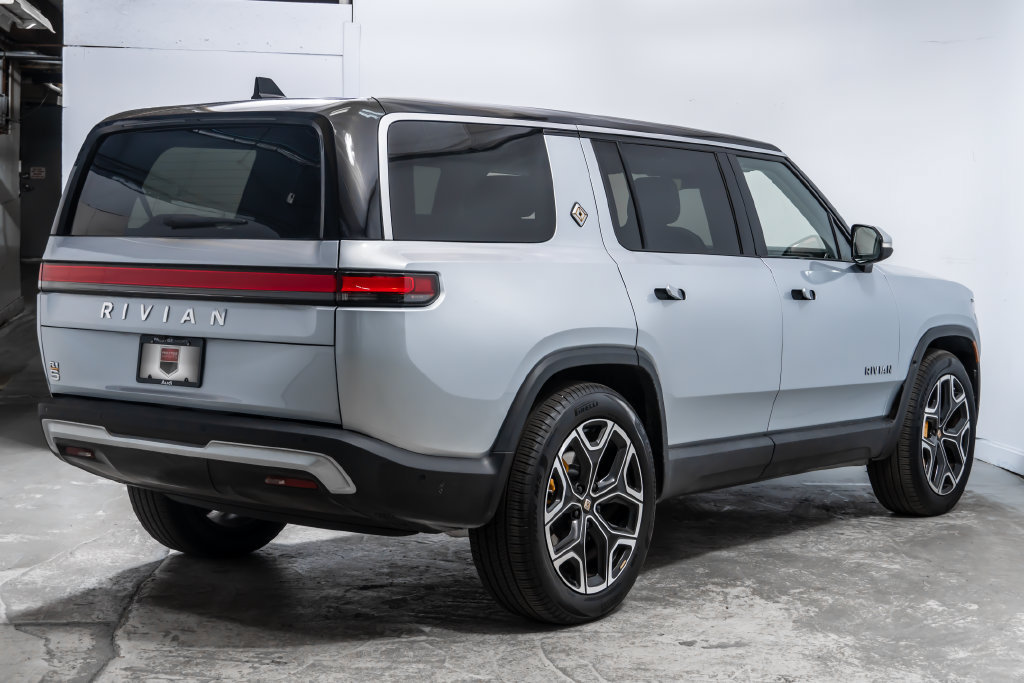 Used 2023 Rivian R1S Launch Edition Quad AWD/4WD image 7