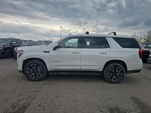 Used 2022 GMC Yukon SLT w/ SLT Premium Package AWD/4WD image 6