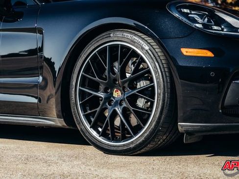 Used 2018 Porsche Panamera 4S image 43