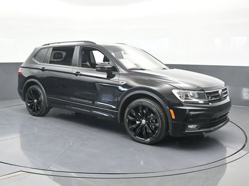 Used 2021 Volkswagen Tiguan SE R-Line image 8