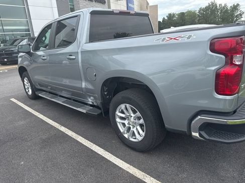 Used 2023 Chevrolet Silverado 1500 LT AWD/4WD image 4