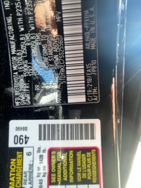 Used 2025 Toyota Sienna XLE FWD image 6