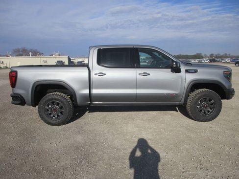 New 2026 GMC Sierra 1500 AT4X AWD/4WD image 3