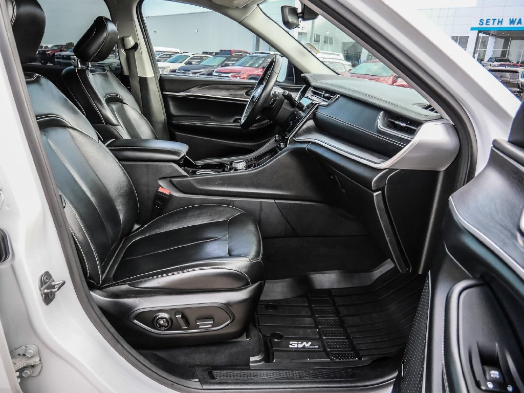 Used 2022 Jeep Grand Cherokee L Limited RWD image 17