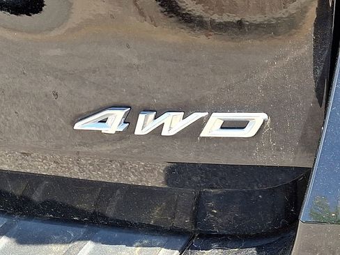 Used 2023 Ford Explorer XLT w/ Equipment Group 202A AWD/4WD image 32