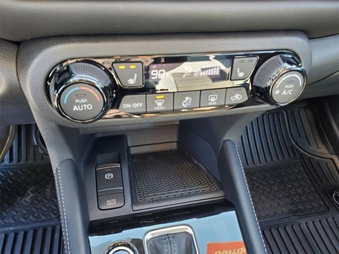 Certified 2024 Nissan Kicks SR w/ SR Premium Package image 29