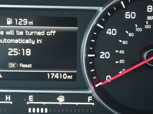 Used 2023 Kia Sorento X-Line EX image 17