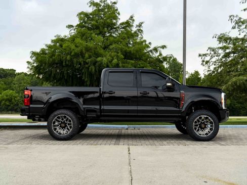 Used 2023 Ford F250 Lariat w/ Lariat Ultimate Package AWD/4WD image 8