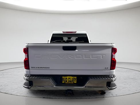 Used 2025 Chevrolet Silverado 2500 LT w/ Convenience Package AWD/4WD image 4