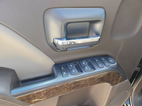 Used 2018 Chevrolet Silverado 1500 LT w/ Texas Edition RWD image 12