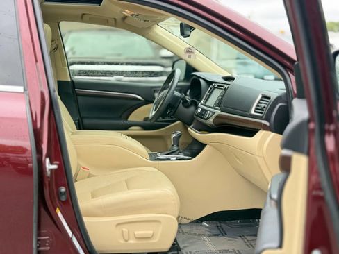 Used 2016 Toyota Highlander Limited AWD/4WD image 26