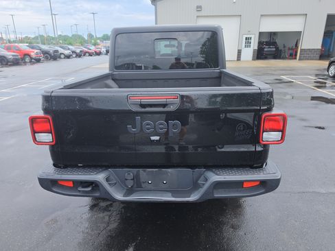 Used 2022 Jeep Gladiator Sport AWD/4WD image 4