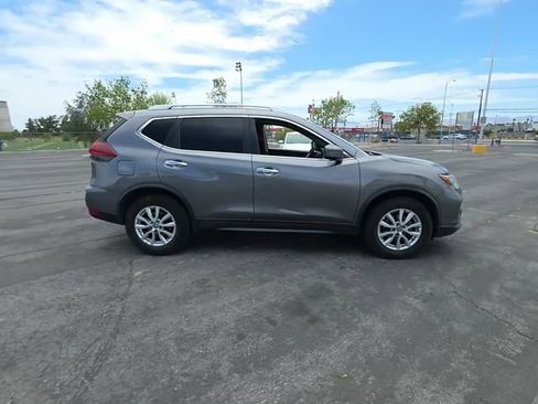 Used 2019 Nissan Rogue SV AWD/4WD image 3