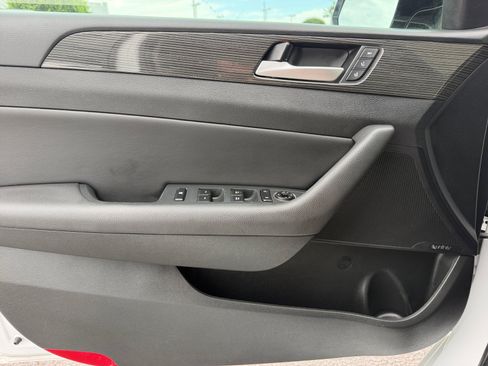 Used 2018 Hyundai Sonata Limited w/ Limited Ultimate Package 03 FWD image 13
