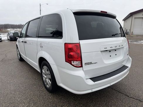 Used 2019 Dodge Grand Caravan SE w/ UConnect Hands-Free Group image 15