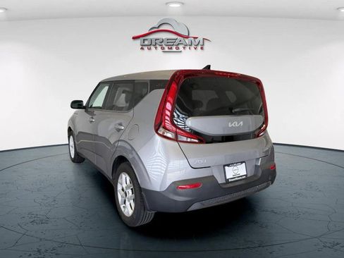 Used 2022 Kia Soul LX w/ Technology Package FWD image 5