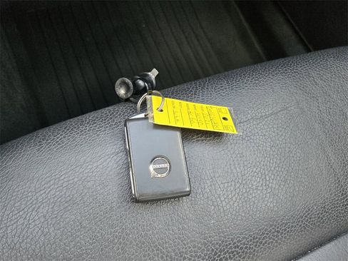 Used 2021 Volvo XC60 T5 Momentum w/ Protection Package Premier image 20