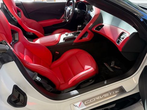 Used 2016 Chevrolet Corvette Z06 w/ 3LZ Preferred Equipment Group image 32