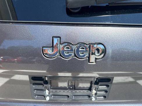 Used 2019 Jeep Cherokee Limited w/ Luxury Group AWD/4WD image 41