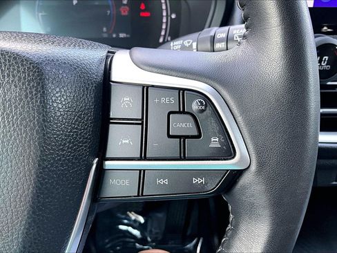 Used 2025 Toyota Grand Highlander FWD image 18