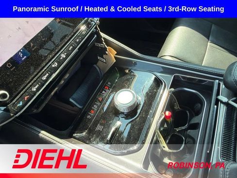 Used 2023 Jeep Wagoneer L 4WD w/ Premium Group I image 13