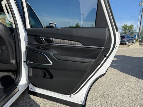 Used 2025 Kia Telluride SX w/ SX Captain's Chair Package FWD image 25