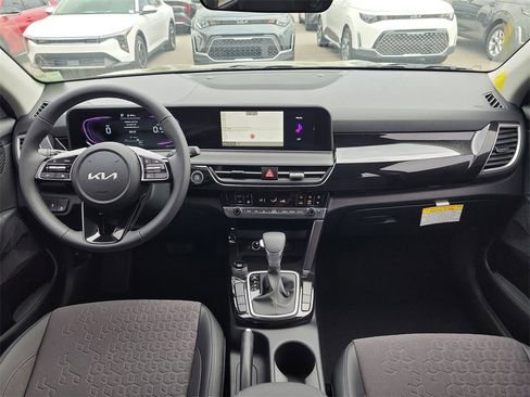 New 2026 Kia Seltos S image 17
