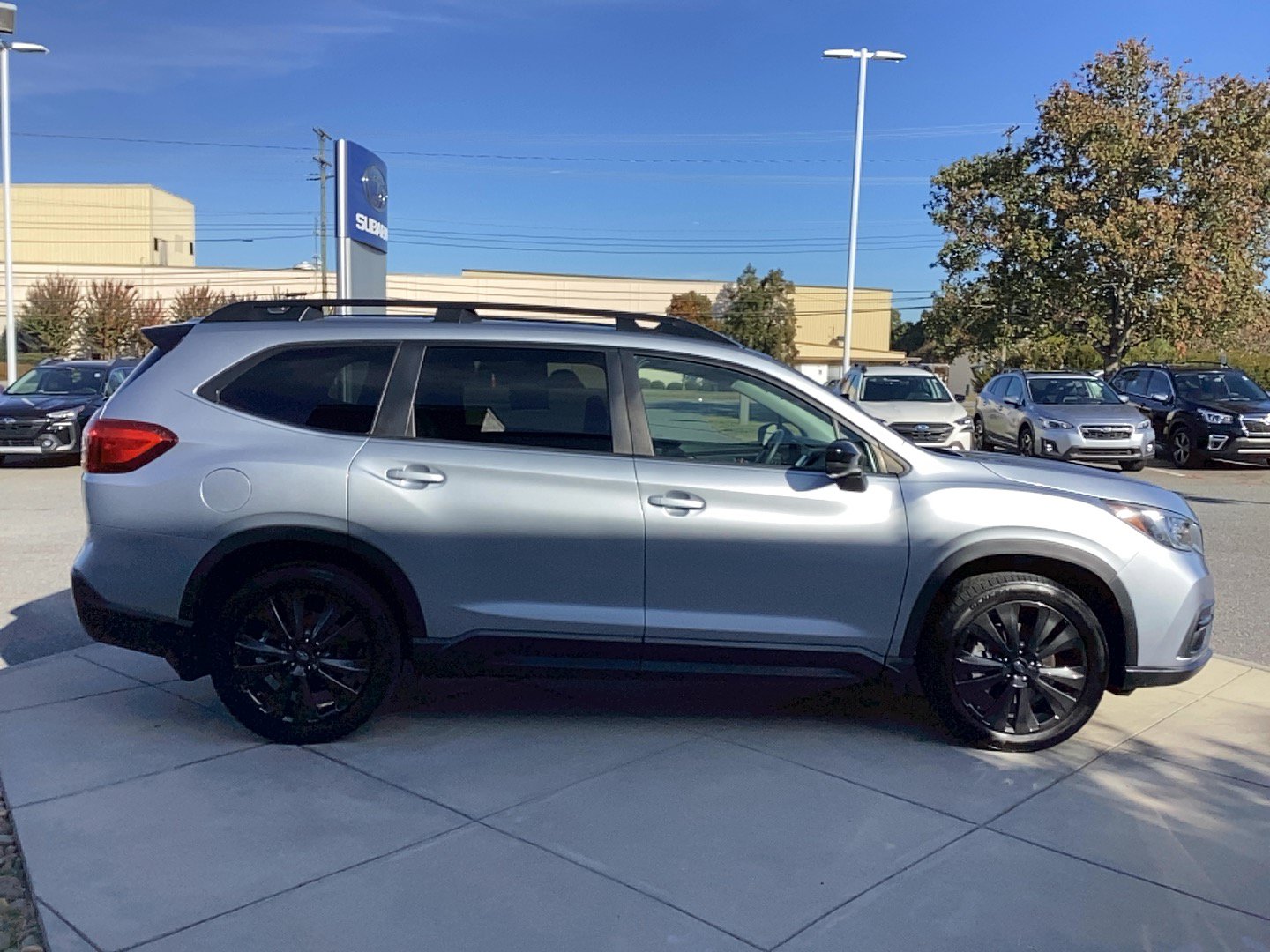 Used 2022 Subaru Ascent Onyx Edition AWD/4WD image 2