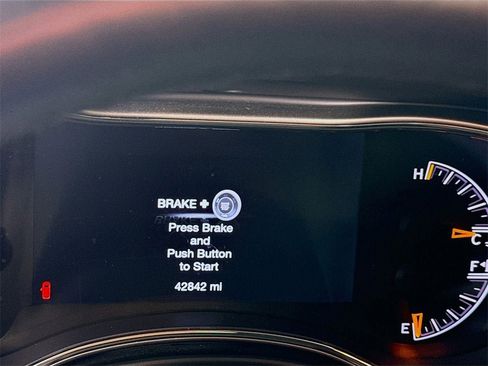 Used 2022 Jeep Grand Cherokee Limited image 6