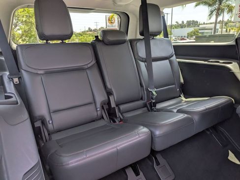 Used 2025 Ford Expedition Max Active AWD/4WD image 28