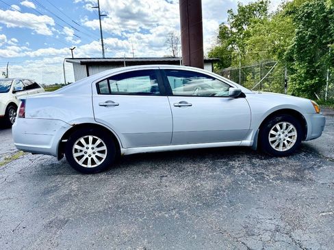 Used 2008 Mitsubishi Galant ES FWD image 2