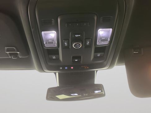 Used 2024 GMC Yukon AT4 image 32