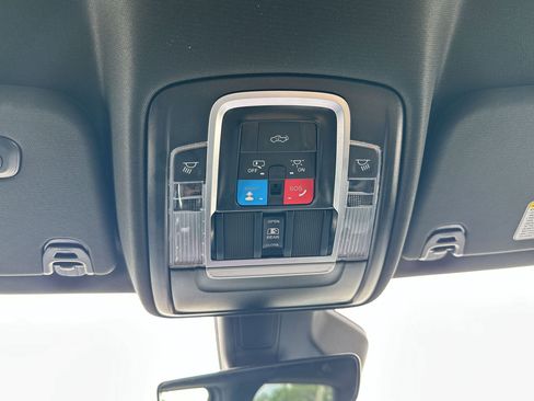 Used 2025 RAM 1500 Laramie AWD/4WD image 25