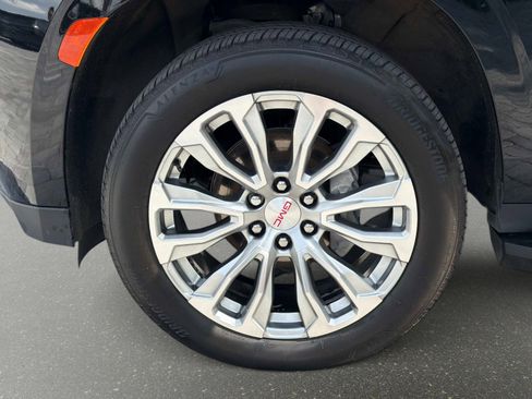 Used 2023 GMC Yukon XL Denali AWD/4WD image 19